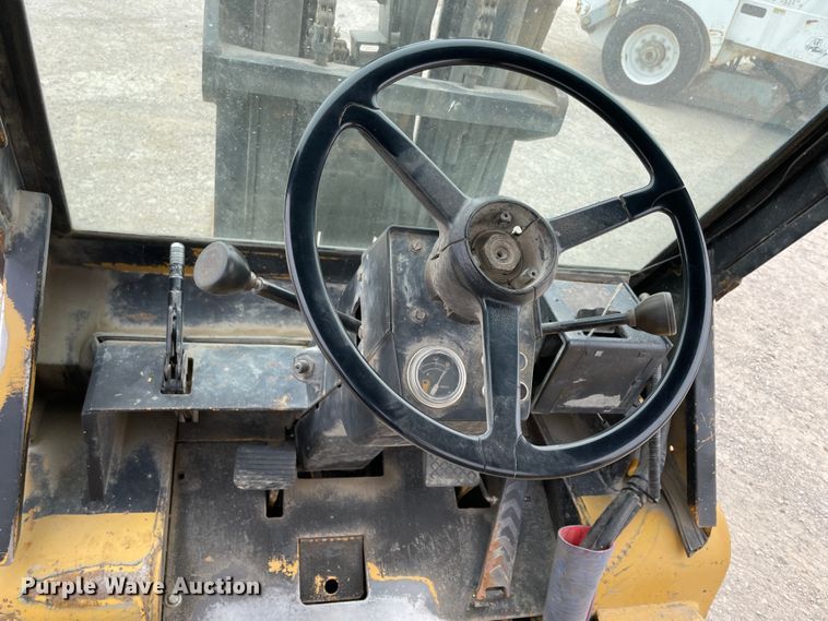 image for item IX9525 Caterpillar V90E  forklift