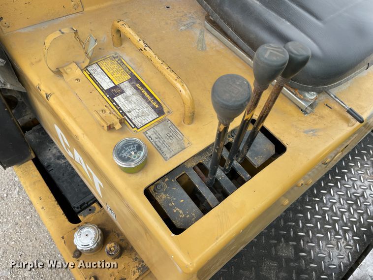 image for item IX9525 Caterpillar V90E  forklift