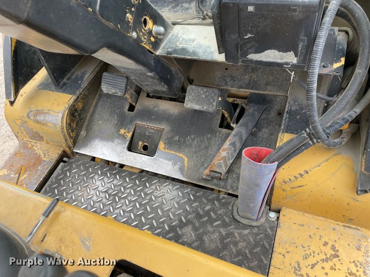 image for item IX9525 Caterpillar V90E  forklift