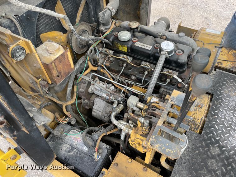image for item IX9525 Caterpillar V90E  forklift