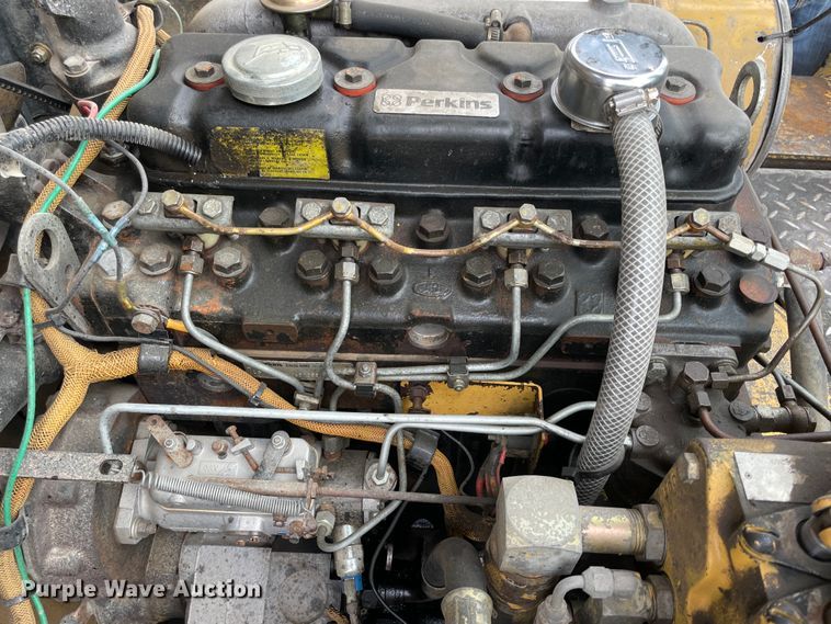 image for item IX9525 Caterpillar V90E  forklift