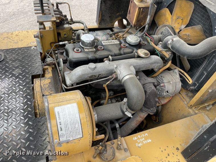 image for item IX9525 Caterpillar V90E  forklift
