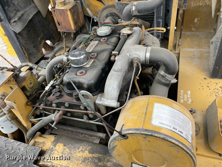 image for item IX9525 Caterpillar V90E  forklift