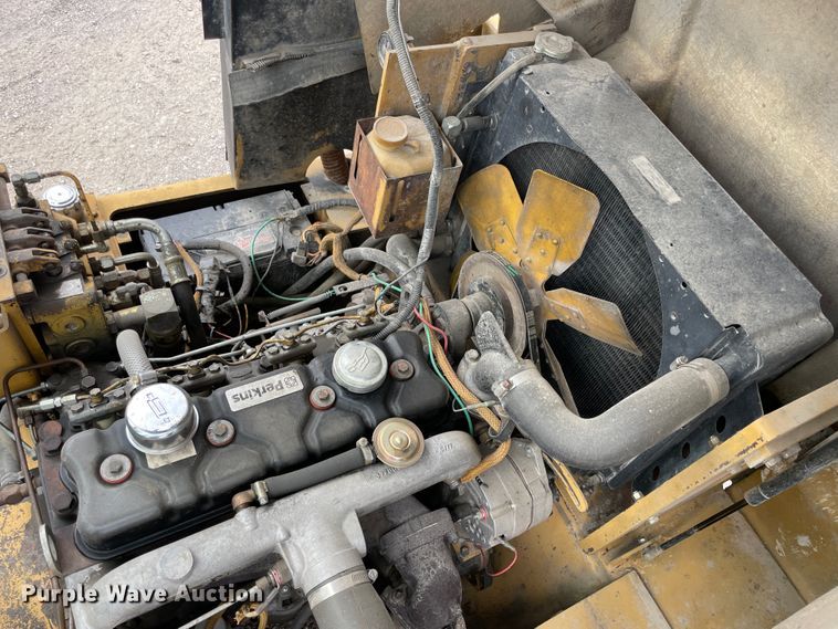 image for item IX9525 Caterpillar V90E  forklift