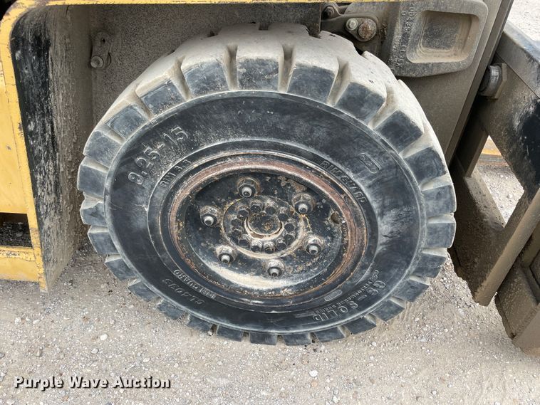 image for item IX9525 Caterpillar V90E  forklift