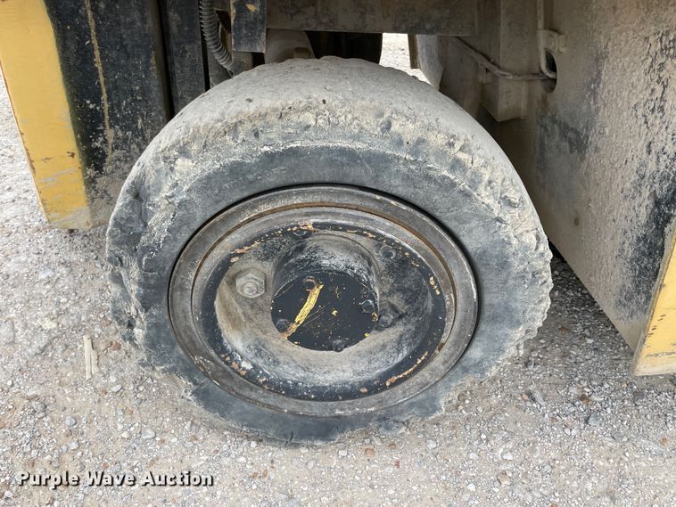 image for item IX9525 Caterpillar V90E  forklift