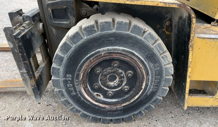 image for item IX9525 Caterpillar V90E  forklift