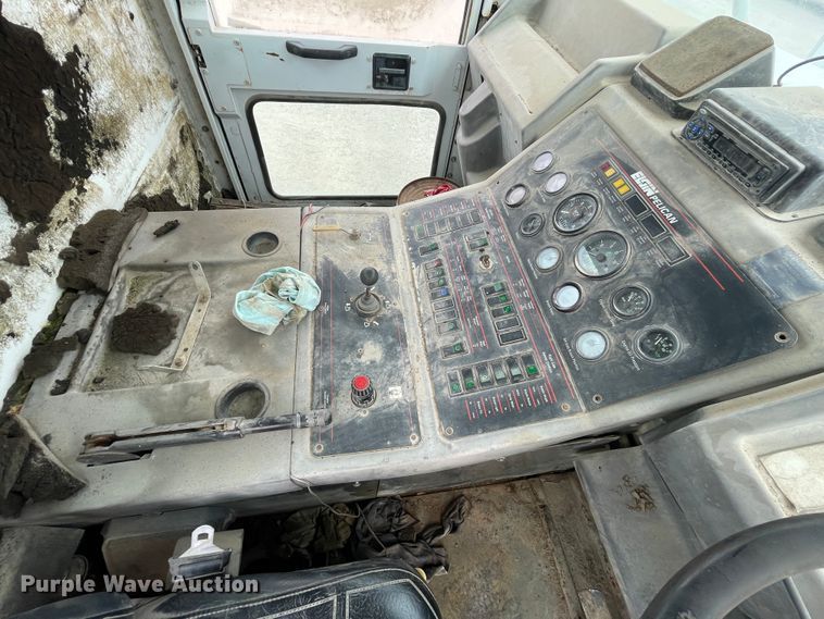 image for item IX9526 Elgin Pelican  street sweeper