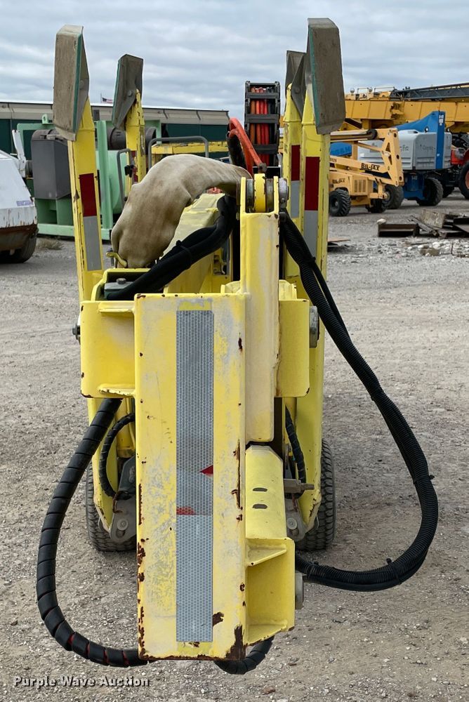 image for item IX9527 2001 Workforce Falcon 125  boom lift