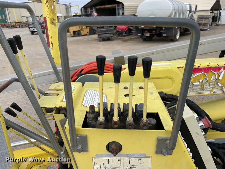 image for item IX9527 2001 Workforce Falcon 125  boom lift