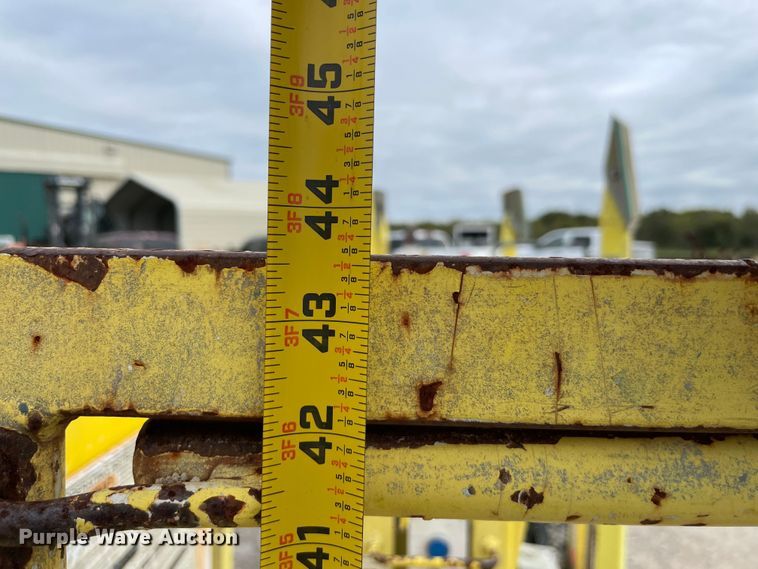 image for item IX9527 2001 Workforce Falcon 125  boom lift