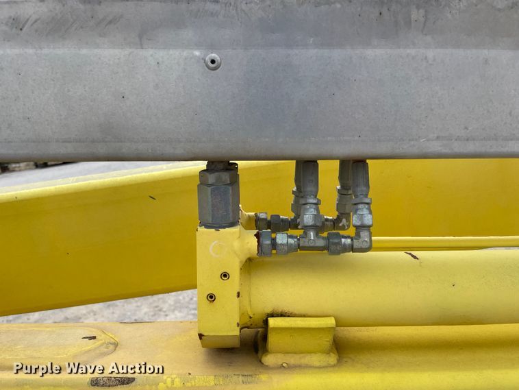 image for item IX9527 2001 Workforce Falcon 125  boom lift