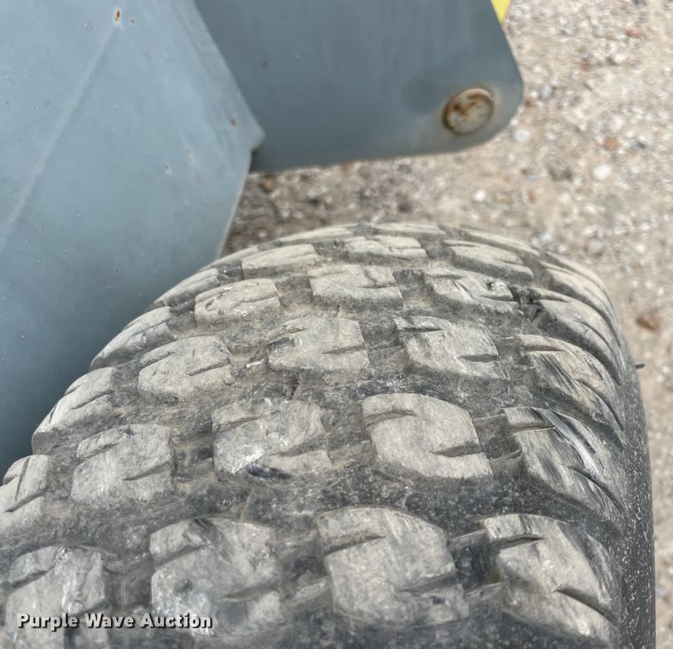 image for item IX9527 2001 Workforce Falcon 125  boom lift