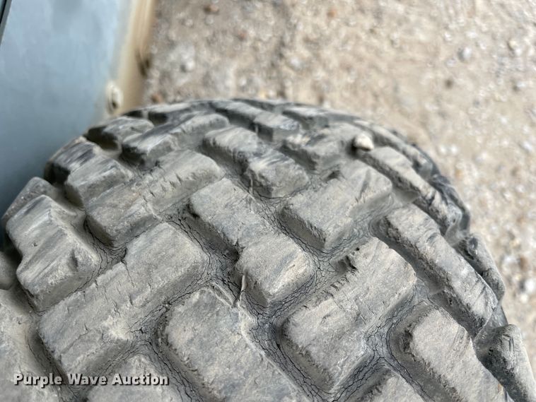 image for item IX9527 2001 Workforce Falcon 125  boom lift