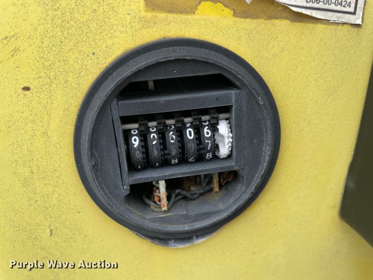 image for item IX9527 2001 Workforce Falcon 125  boom lift