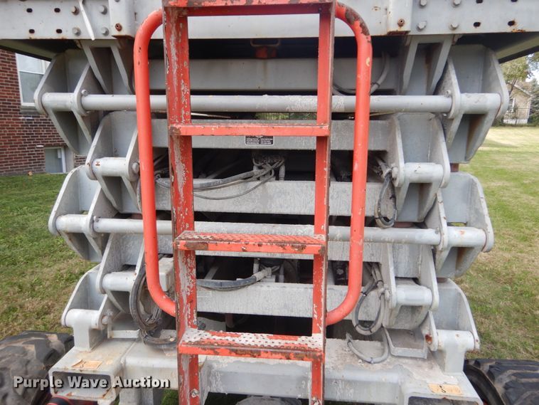 image for item JF9946 Sky Jack SJ8243  scissor lift