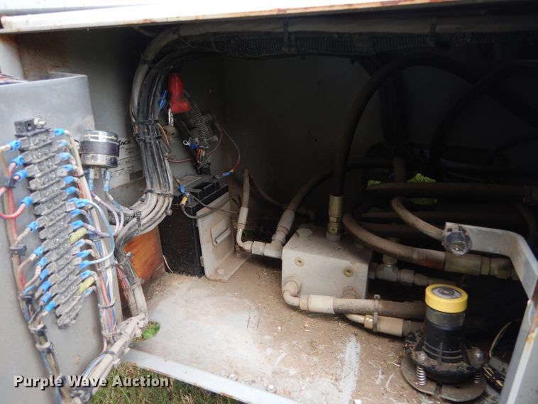 image for item JF9946 Sky Jack SJ8243  scissor lift