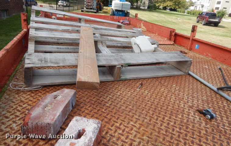 image for item JF9946 Sky Jack SJ8243  scissor lift