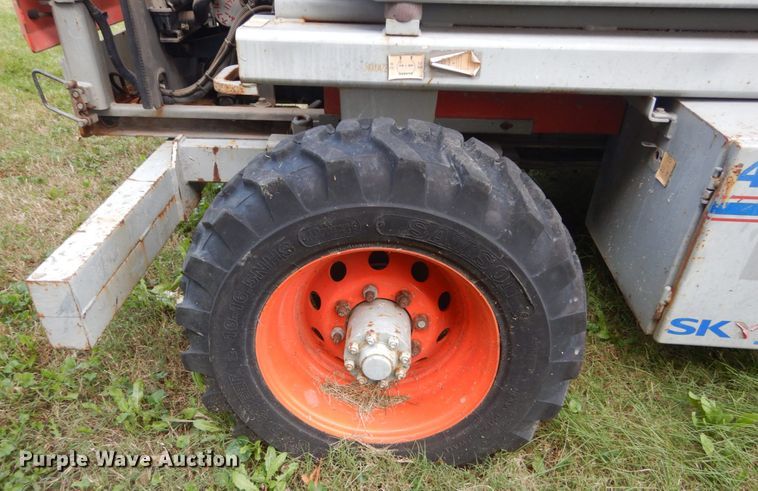 image for item JF9946 Sky Jack SJ8243  scissor lift