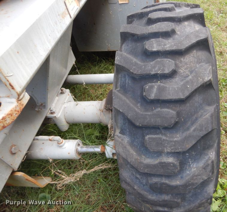 image for item JF9946 Sky Jack SJ8243  scissor lift