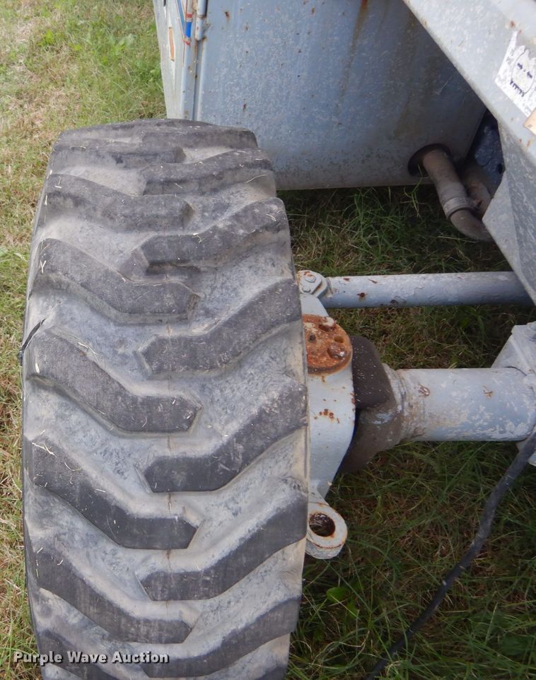 image for item JF9946 Sky Jack SJ8243  scissor lift