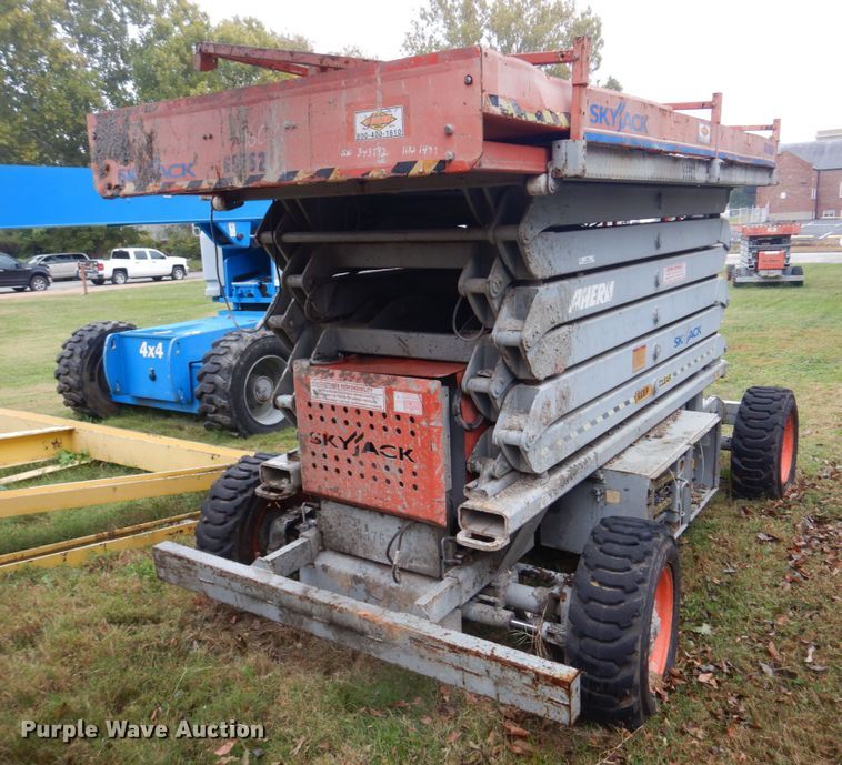image for item JF9948 Skyjack SJ8850  scissor lift