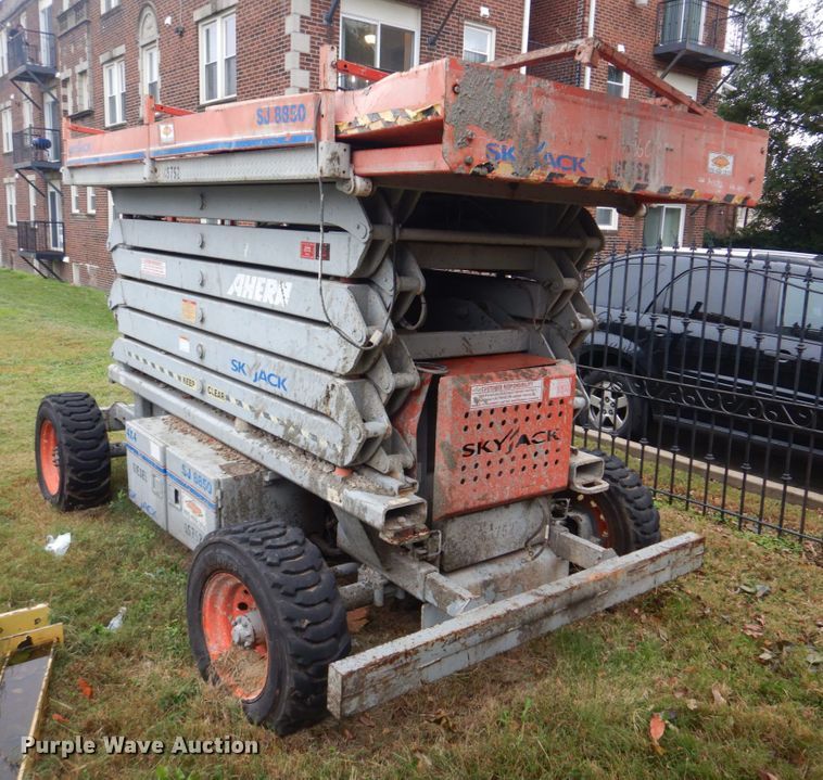 image for item JF9948 Skyjack SJ8850  scissor lift