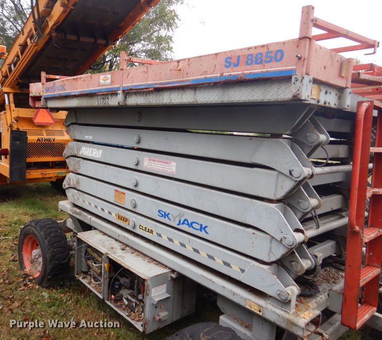 image for item JF9948 Skyjack SJ8850  scissor lift