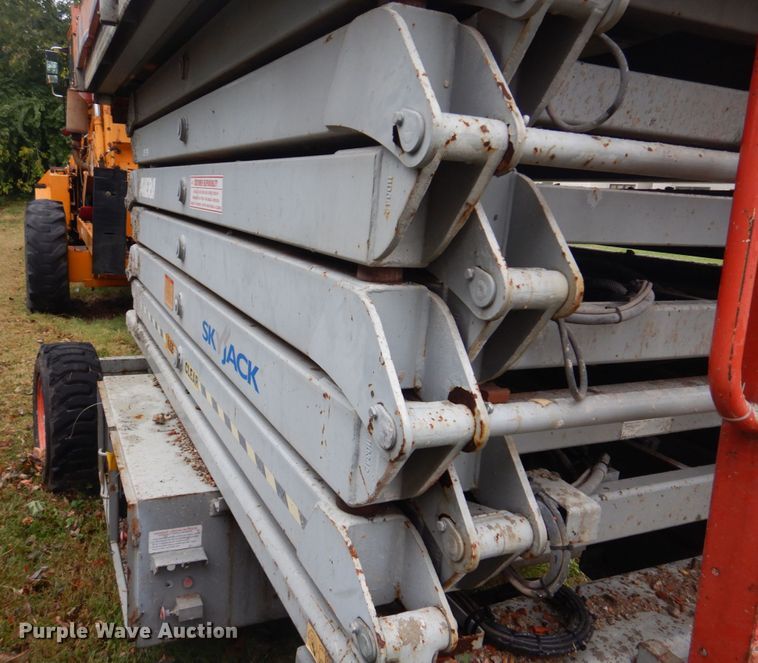 image for item JF9948 Skyjack SJ8850  scissor lift