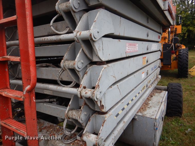 image for item JF9948 Skyjack SJ8850  scissor lift