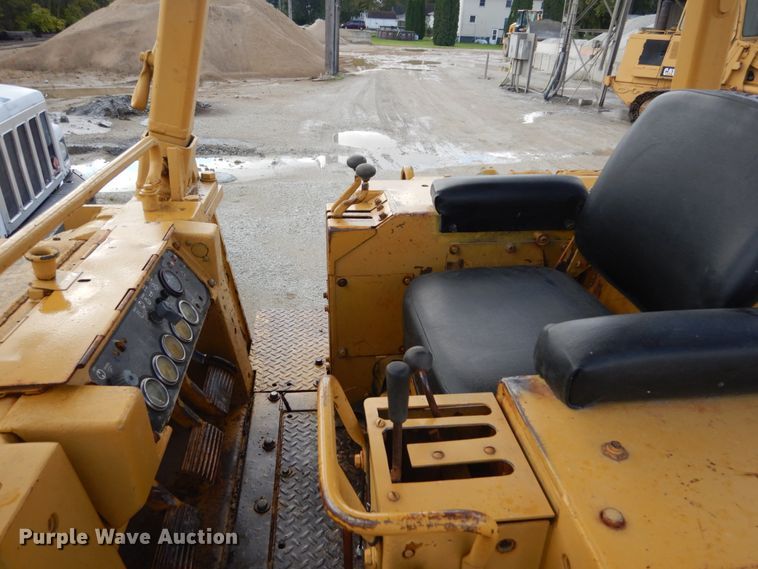 image for item JF9954 1979 Caterpillar 977  track loader