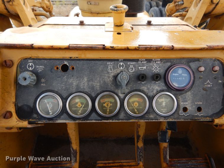 image for item JF9954 1979 Caterpillar 977  track loader