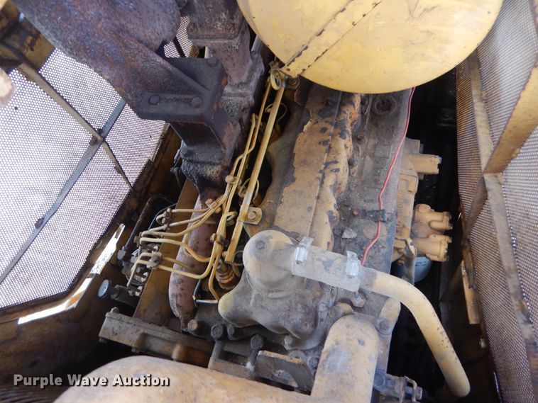 image for item JF9954 1979 Caterpillar 977  track loader