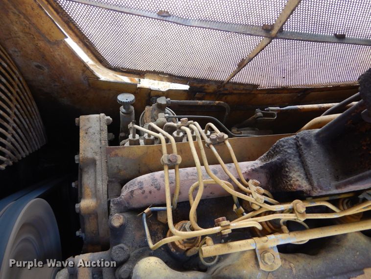 image for item JF9954 1979 Caterpillar 977  track loader