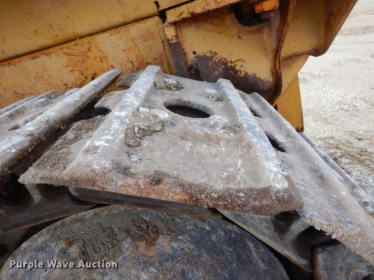 image for item JF9954 1979 Caterpillar 977  track loader