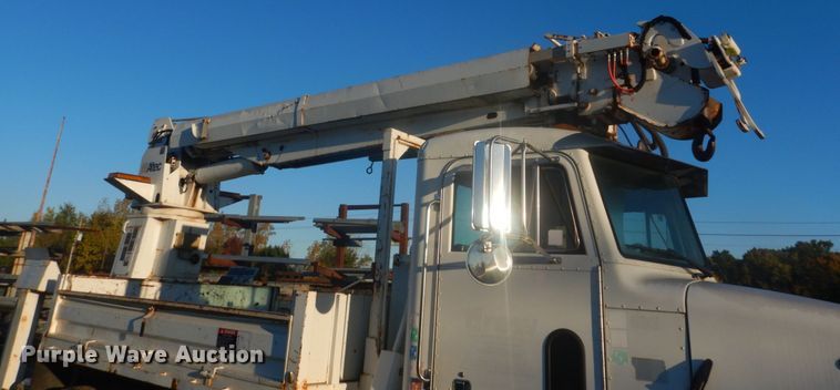 image for item JF9956 2003 Peterbilt 330  pressure digger truck