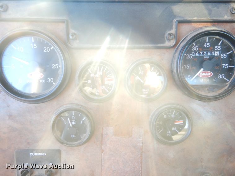 image for item JF9956 2003 Peterbilt 330  pressure digger truck