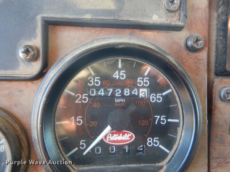 image for item JF9956 2003 Peterbilt 330  pressure digger truck