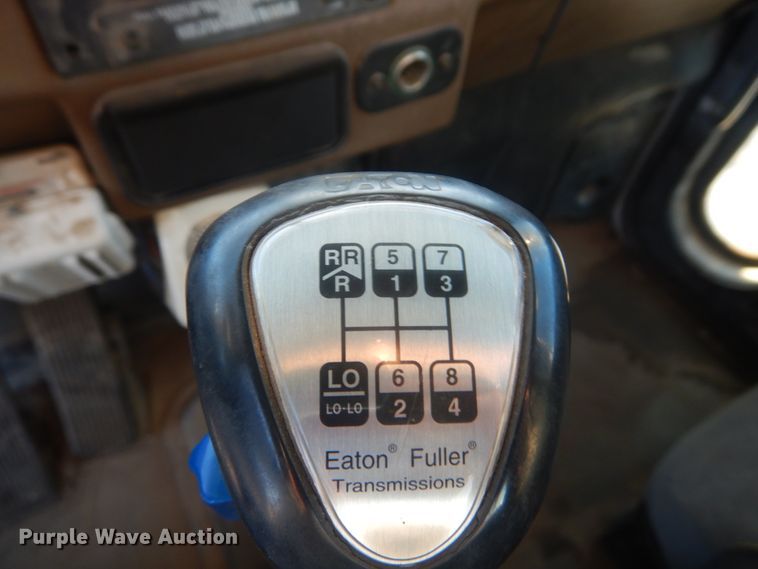 image for item JF9956 2003 Peterbilt 330  pressure digger truck