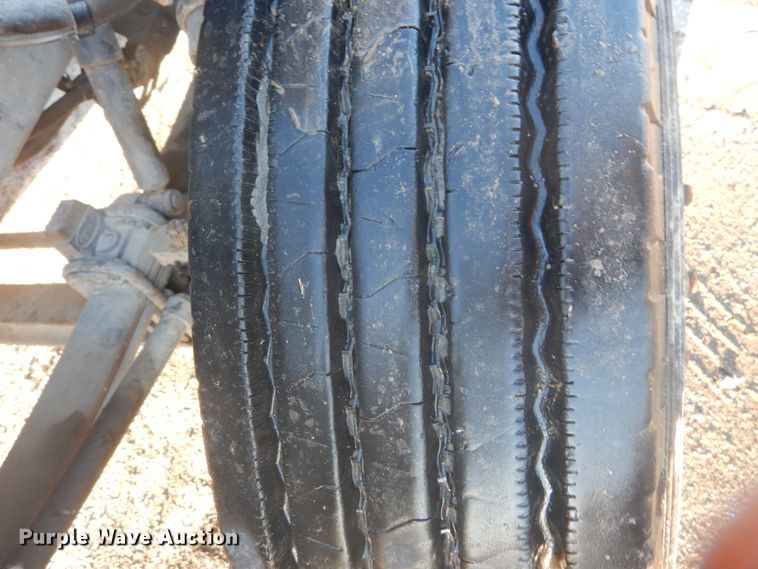 image for item JF9956 2003 Peterbilt 330  pressure digger truck