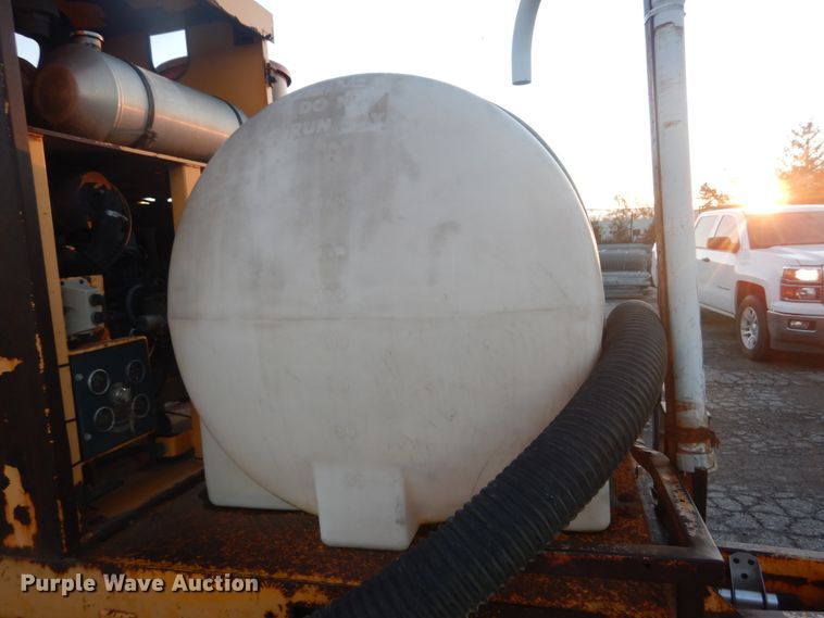 image for item JF9957 1998 Vac-Tron PMD-800  vacuum excavator