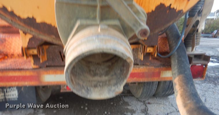 image for item JF9957 1998 Vac-Tron PMD-800  vacuum excavator