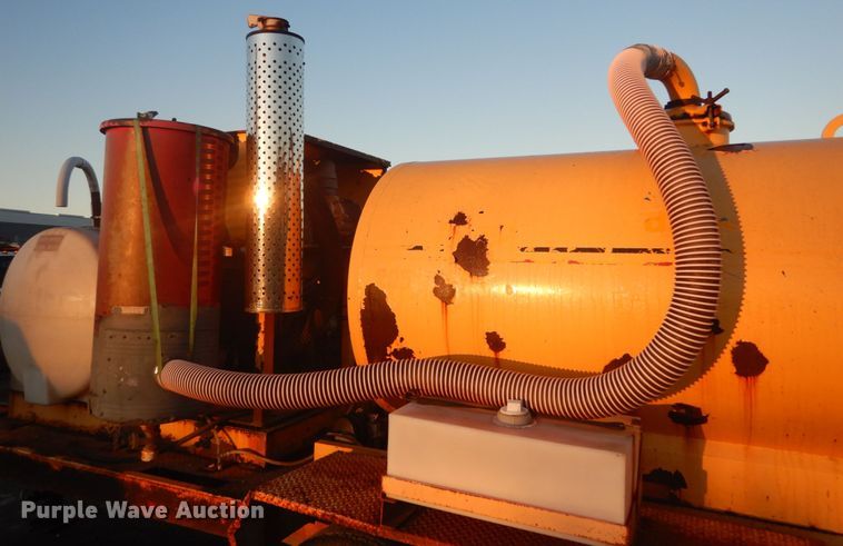 image for item JF9957 1998 Vac-Tron PMD-800  vacuum excavator