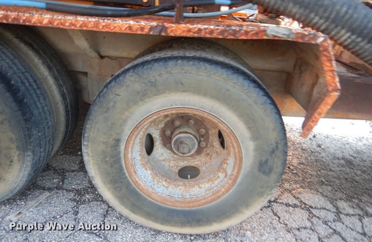 image for item JF9957 1998 Vac-Tron PMD-800  vacuum excavator