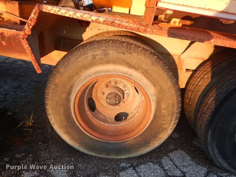 image for item JF9957 1998 Vac-Tron PMD-800  vacuum excavator