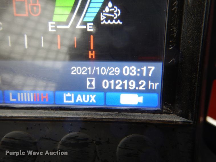 image for item JI9374 2017 Takeuchi TL12R2  tracked skid steer loader