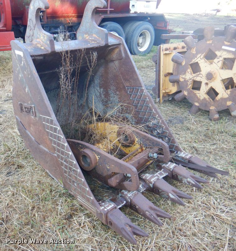 image for item JS9211 Brandt  41" W excavator bucket