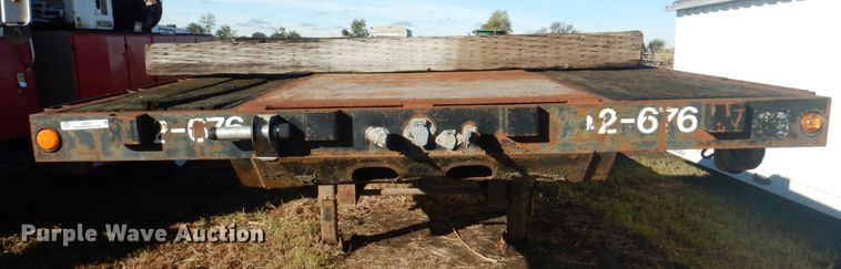 image for item JS9221 2000 Doonan 482DB14  drop deck trailer