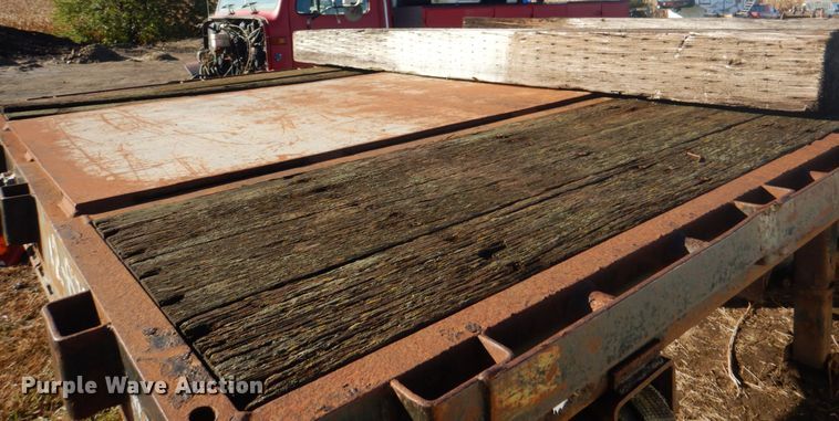 image for item JS9221 2000 Doonan 482DB14  drop deck trailer