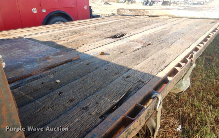 image for item JS9221 2000 Doonan 482DB14  drop deck trailer